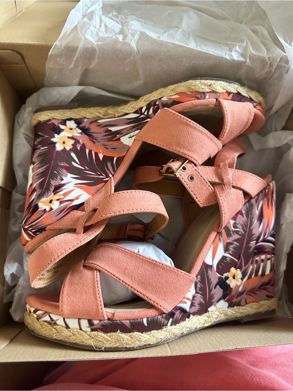 Avenue Coral Cross-Strap Ankle-Buckle Wedge Sandals. Size 10W - Picture 5 of 9
